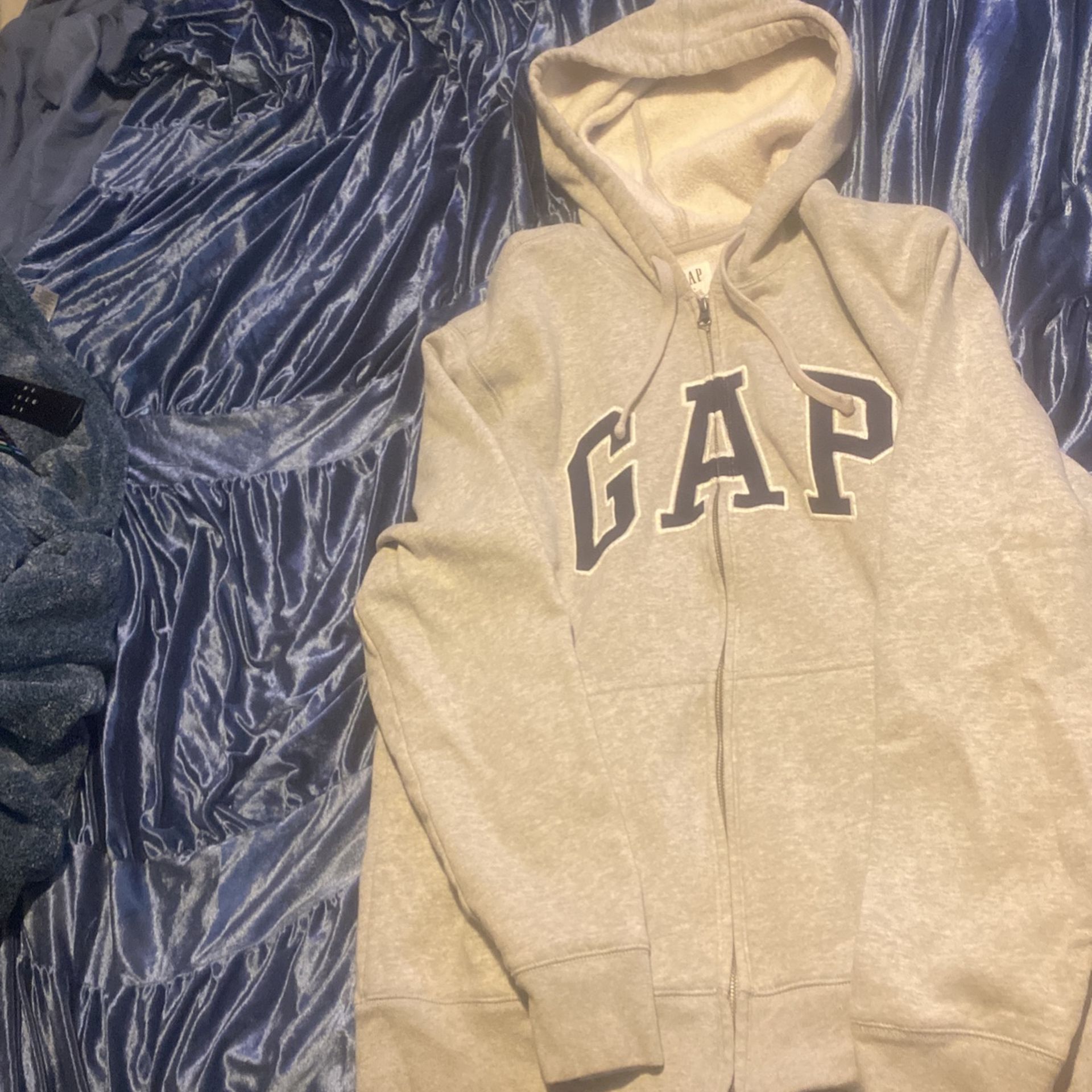 Gap hoodie cream sale