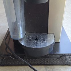 Keurig K- Classic Single Serve K-Cup Pod Coffee Maker 