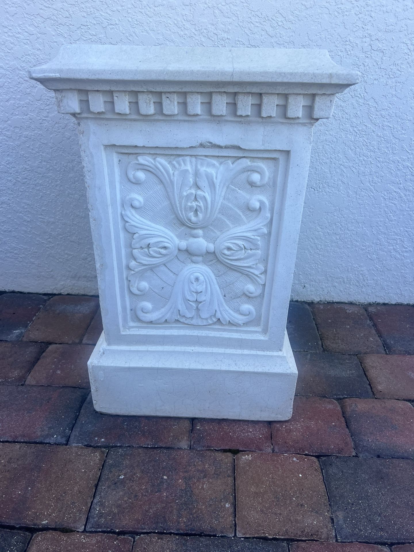 Franklin Deluxe Concrete Pedestal