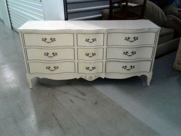 French Provincial Dresser Fashion Trend By Johnson Carper For In Los Angeles Ca Offerup