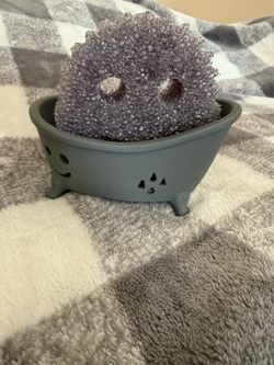Kitchen sponge holder