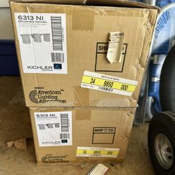 3 Light Vanity Light (2 Available)