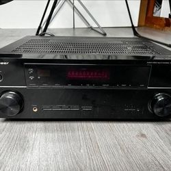 Pioneer 5.1 Surround  sound Vsx520 receiver.