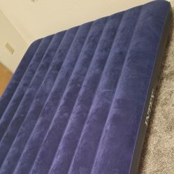 Queen Size Air Mattress With Pump