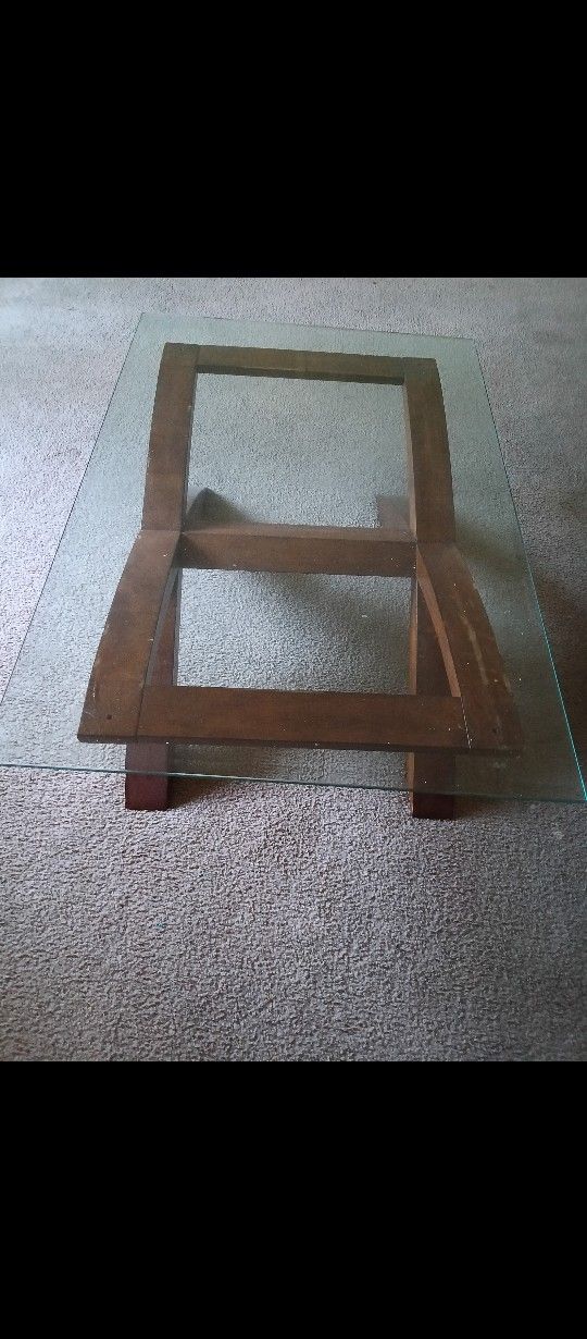 (FREE)! Coffee Table