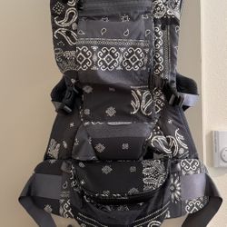 Colugo Blue Bandana Baby Carrier 