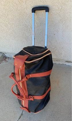 Carry on bag with wheels