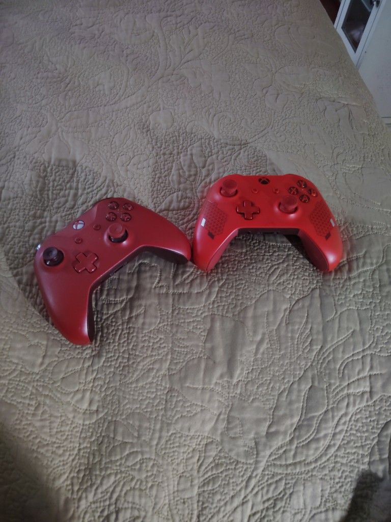 2 Xbox One Only One Battery . $100 For Both Cash