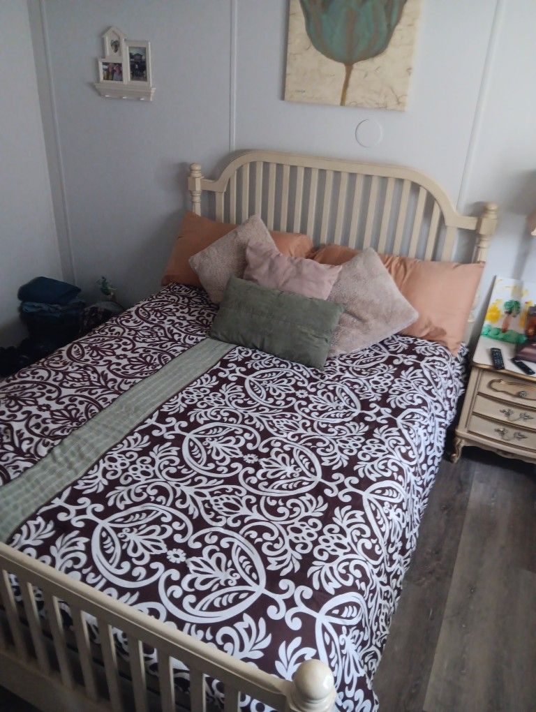 Bedroom Set (French Provencial)
