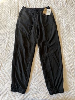 FS: Nike Sportswear Tech Woven Jogger Repel (FZ0758-010)