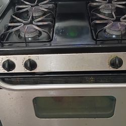 Gas stove