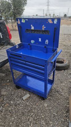 Tool box on wheels no key