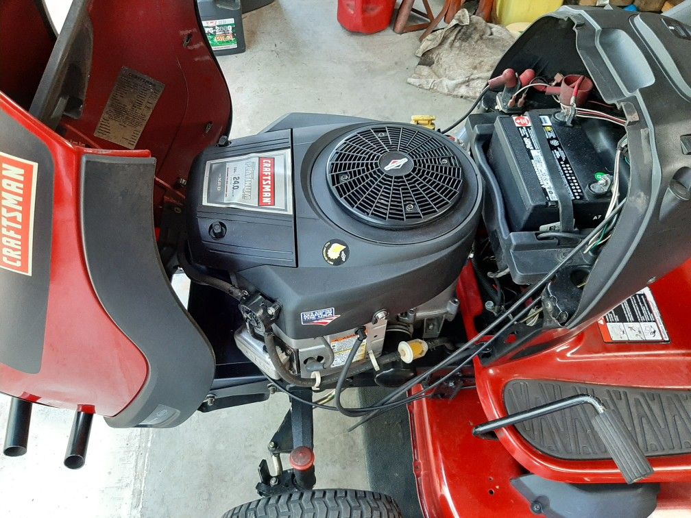 Craftsman YT 4000 Platinum Series Riding Lawn Mower for Sale in Mount