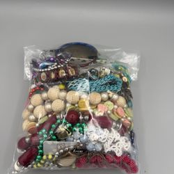 4 Pounds Of Unsorted Jewelry 