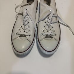 Chuck Taylor Converse Sneaker sz 9.5 Good Condition 