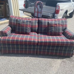 Very Nice Couch / Sofa
