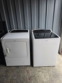 Whirlpool Washer and Dryer Set