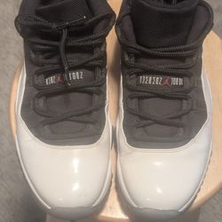 JORDAN RETRO XI LOW , TUXEDO aka Reverse Concord (2013)