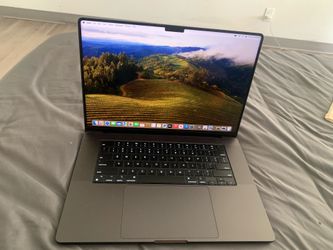 MacBook Pro 16" (2023) - M3 Max / 36GB RAM / 1TB SSD - Pristine Condition