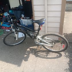 Schwin Mountain Bike 