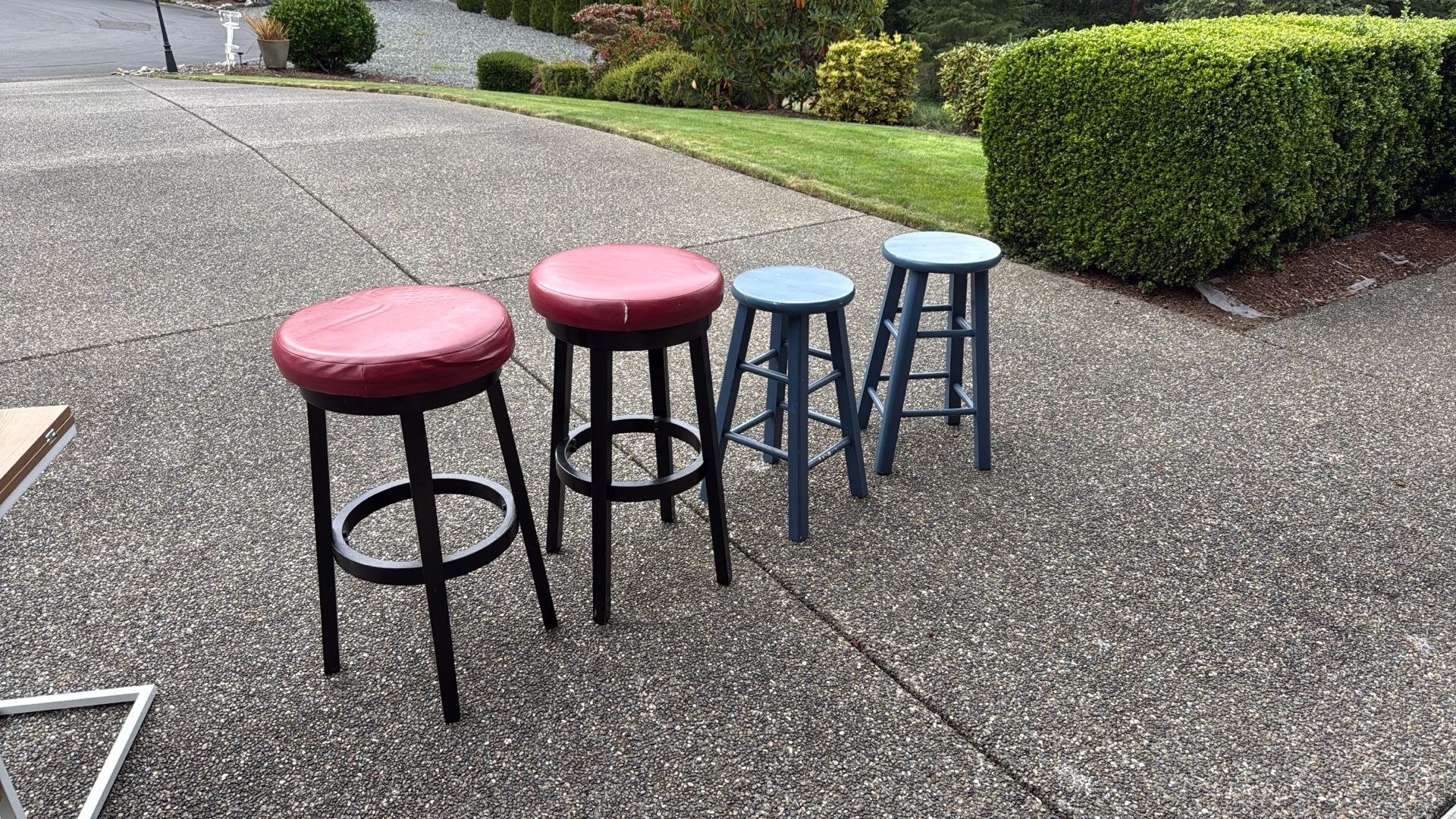 Free Stools And Table
