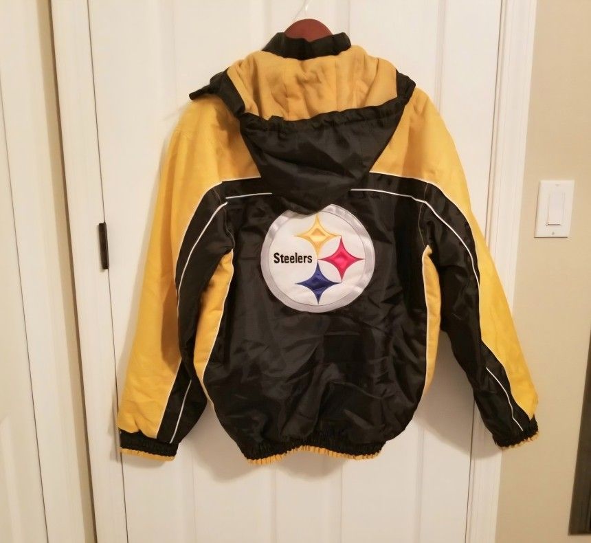 Pittsburgh Steelers Coat NFL G-III Quilt Lined Hooded Jacket Medium . Asking For $25 Or Best Offer 👈😊