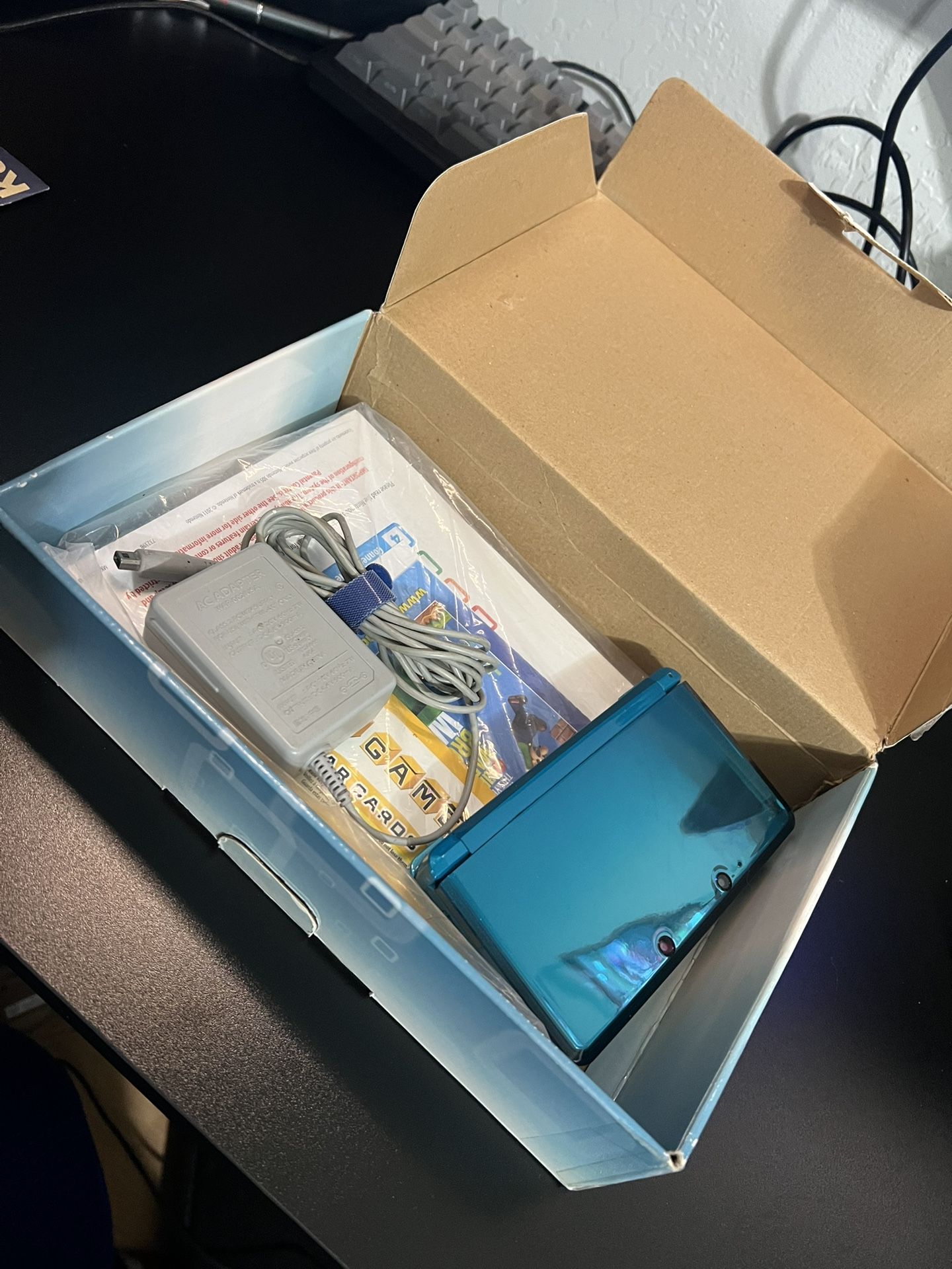 Loaded Nintendo 3DS W/ HShop + CIB