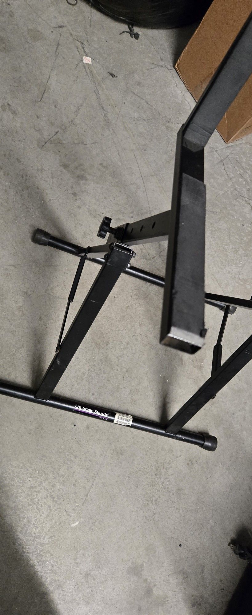 On-stage Mpc Stand Used But In Good Condition 
Pick up in Sun Valley 