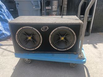 Kicker 12" dual Subwoofers w/ Kicker CXA360.4 4 Channel Amp