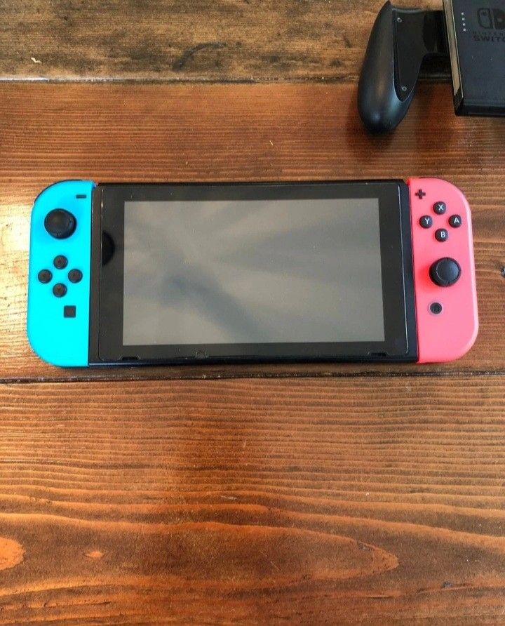 Nintendo switch I’m giving it out for free to bless someone who first congrat me saying happy birthday 🎊🎈on my cellphone number 831<308<0767