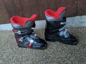Kids ski boots