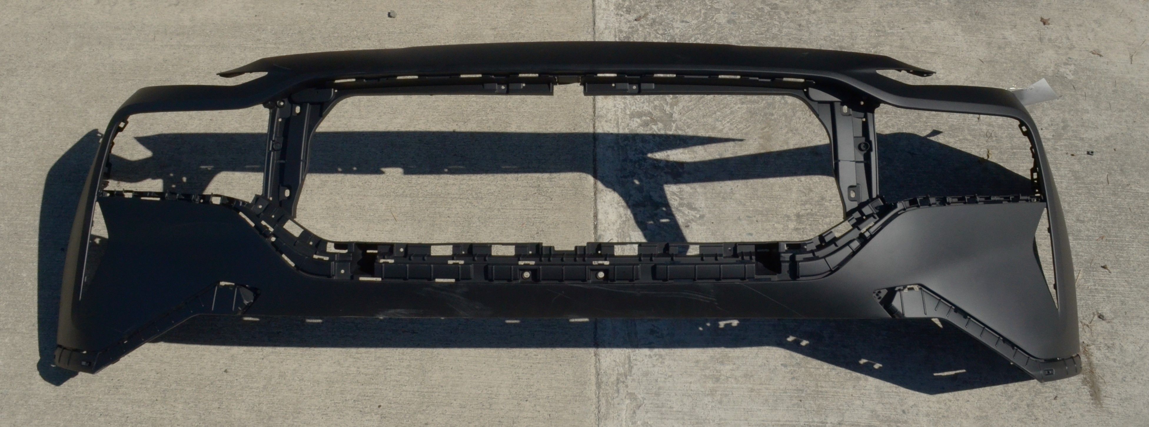 USED REF#B996 || 2021-2023 HYUNDAI SANTA FE || FRONT BUMPER COVER