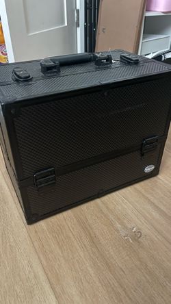 Makeup case