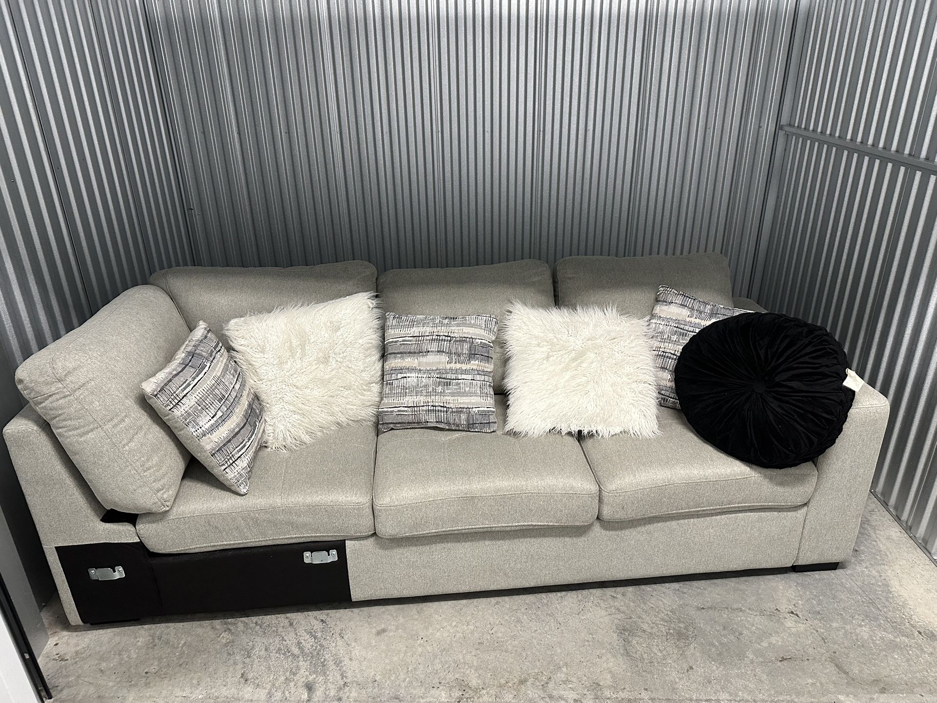 ✨Luxury Sleeper Sectional✨
