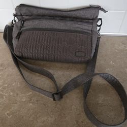Lug Slider Purse
