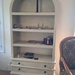 Vintage Style Cream Disply Cabintet 
