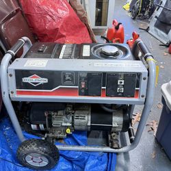 Briggs & Stratton 500 Watt Gas Powered Generator