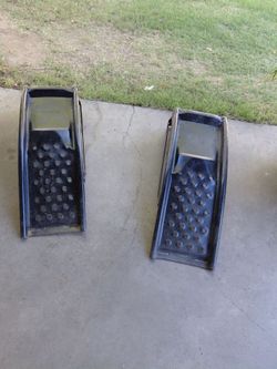 METAL CAR RAMPS