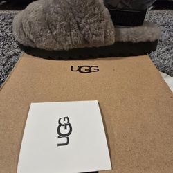 BRAND NEW UGG SLIPPERS 