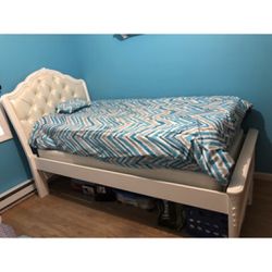 Bedset For Sale: Everything In Photos For Sale