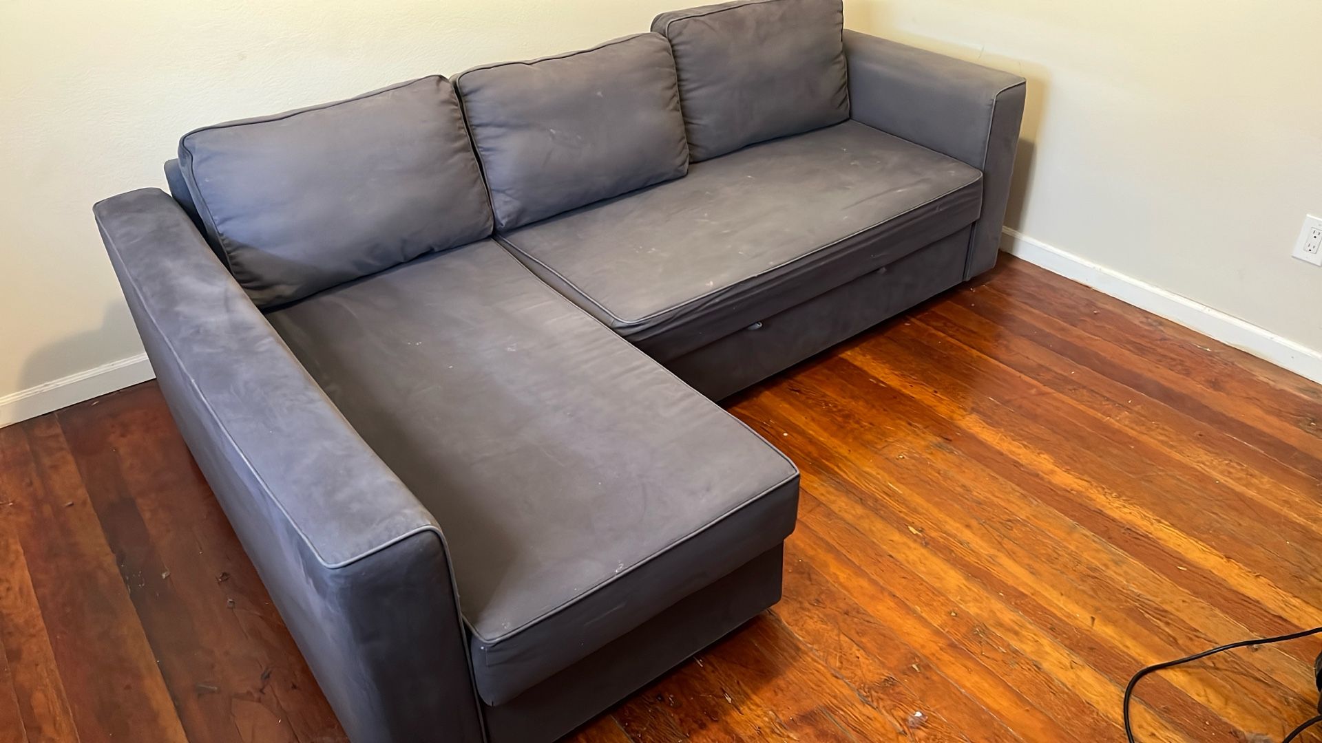 Sleeper Sofa In Tacoma $200