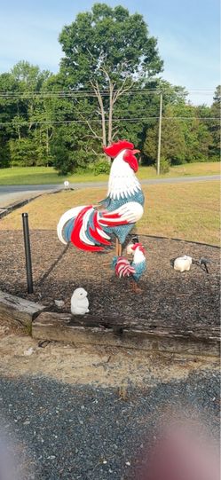 Patriotic Metal Rooster Garden Statue Set