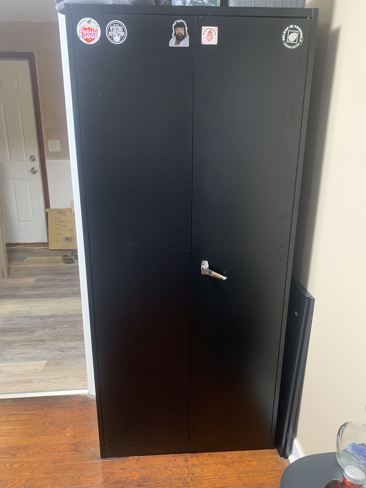 Metal Locking Cabinet 