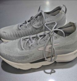 Brooks Women's Running Shoes – Light Gray – Brand New Size 7.5