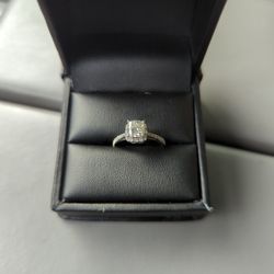 Diamond Ring: 1.25 Carat 14k White Gold 
