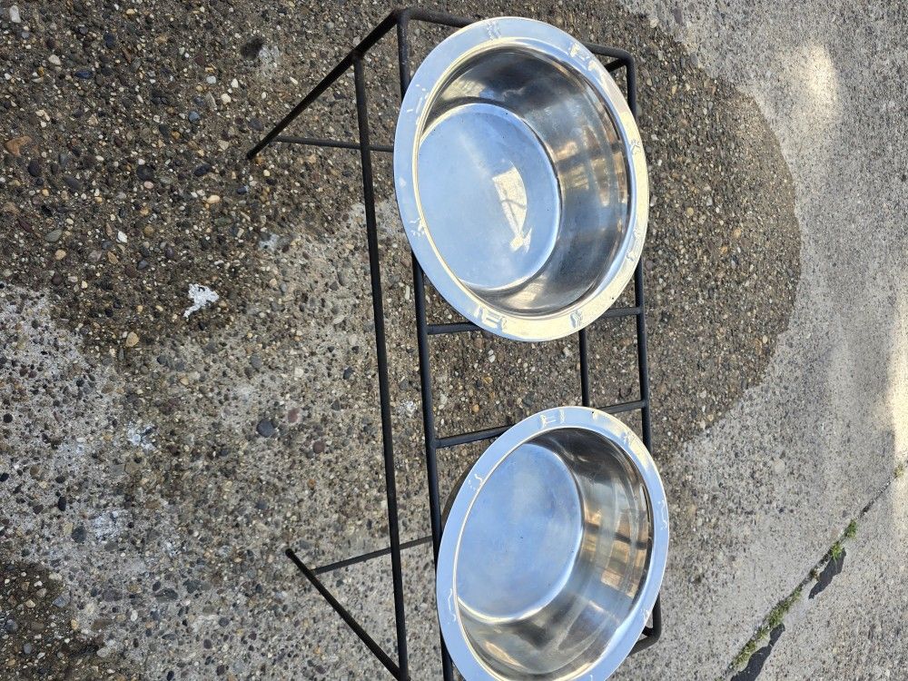 Dog Bowl Large 20 $