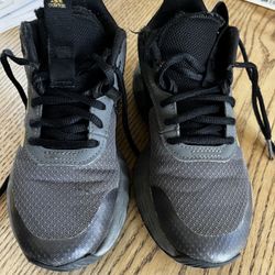 Boys Tennis Shoes Size 1