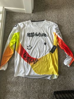 Brand New with Tags Fox “Hello Future” Gear set