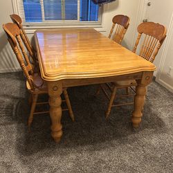 Table & 4 Chairs