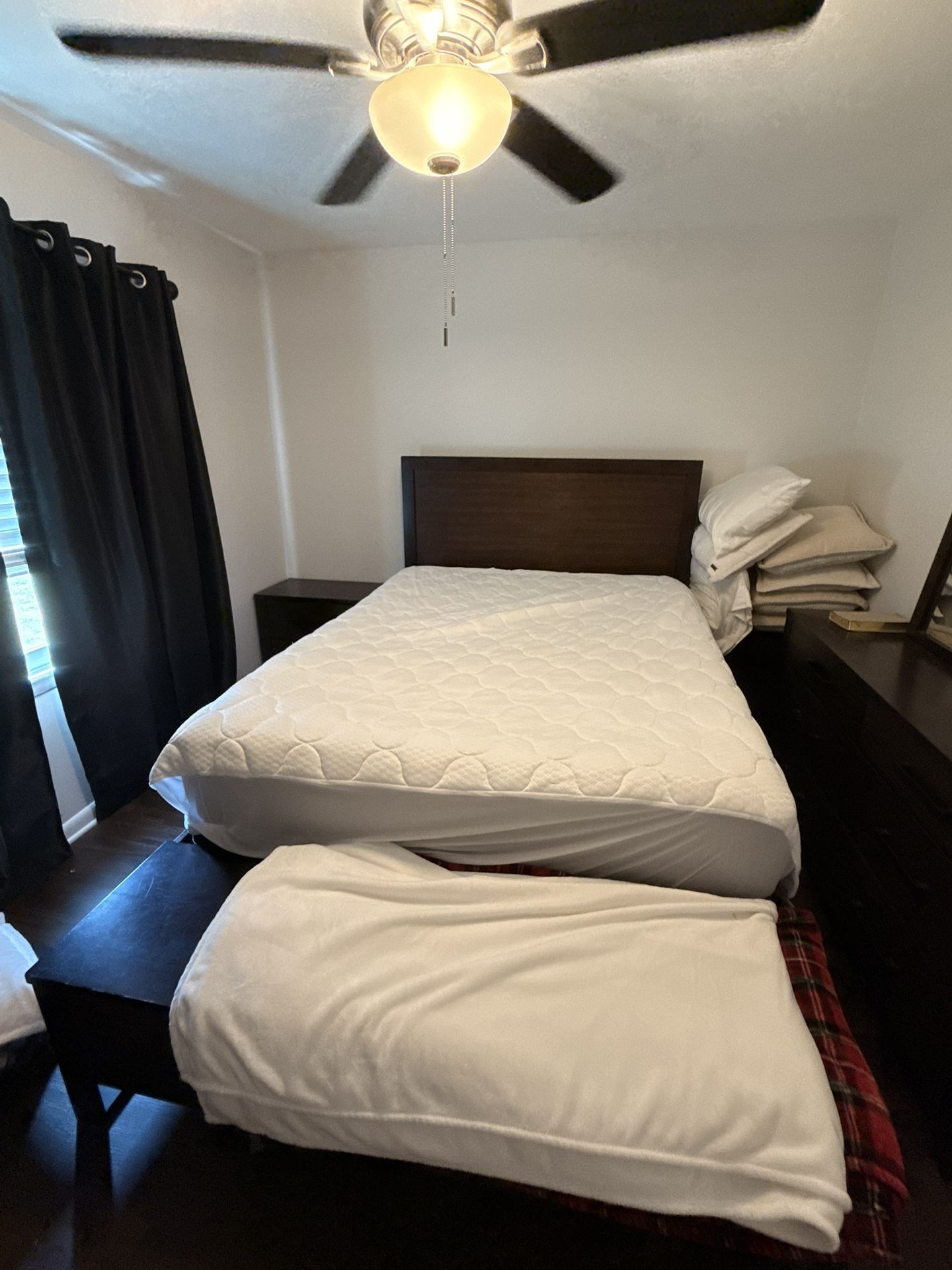 Queen Sized Bedroom Set